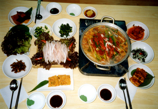 [맛따라 신앙따라] (70) 인천 연안부두 '전주갈치 전문점'