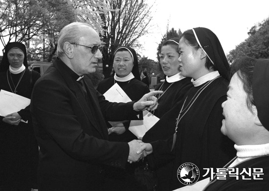 교황대사, 중국 여자수도회 장상단 접견