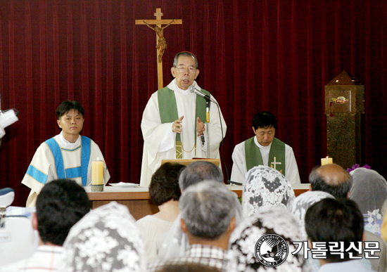 김수환 추기경 요셉의원 찾아 미사 집전