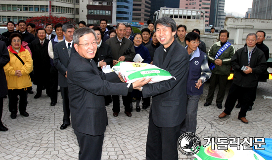 경제인회·빈첸시오회 쌀·김치 사랑나눔 행사