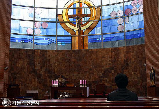 [사순기획] 십자가 길을 걷는 사람들(4) 8년 11개월 수감 생활 후 음악 봉사로 새 삶 사는 강세호씨(가명)