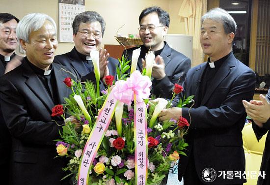 이용훈 주교 수원교구장 승계 이모저모