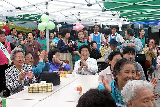 [독자기자석] 서울 왕십리본당 어르신 효도 잔치