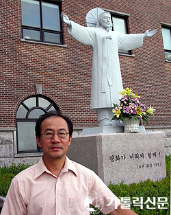 [문화인터뷰] 수원교구청 ‘평화의 예수님상’ 제작한  조각가 엄종환씨