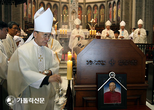 한국교회사 연구의 대부 최석우 몬시뇰 장례미사