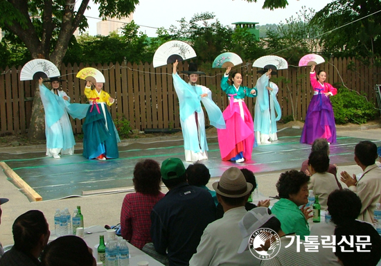 원주가톨릭종합사회복지관 20주년 기념 ‘효(孝)+사랑 어울림 한마당 축제’