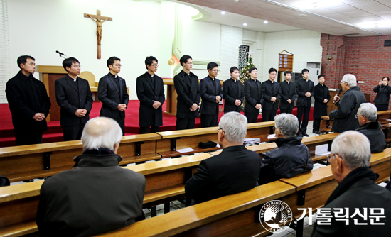 부산교구 새사제, 원로사제 초청 신년하례식