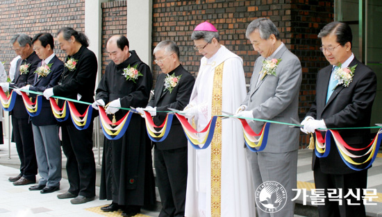 성안드레아신경정신병원, 보호병동 증축 축복