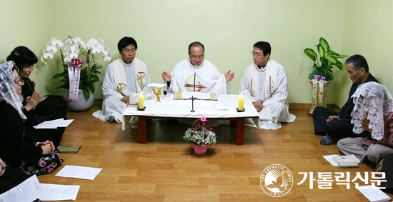 부산 이주노동자 쉼터 ‘엠마오의 집’ 축복