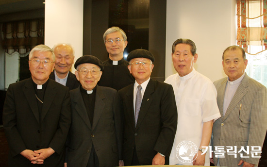 정의채 몬시뇰 저서 「모든 것이 은혜였습니다」 제자들이 마련한 재판 발간 기념식