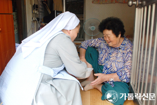 전주 인보노인복지센터, 홀몸노인에 초복맞이 삼계탕 배달