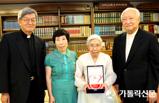 김숙일 할머니, 북한 복음화 위해 전 재산 기부