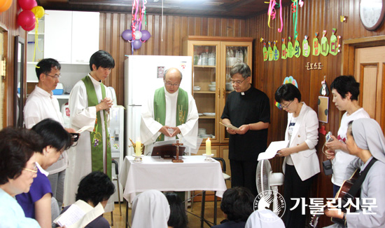 서울 노동사목위, 다문화가정 자녀 방과 후 공부방 ‘마고네’ 축복