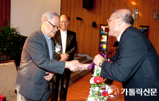 정하권 몬시뇰, 대구가톨릭대서 사제수품 60주년 기념미사