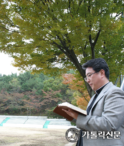 [저자와의 만남] 「성경 속 재미있는 이야기」 펴낸 장재봉 신부