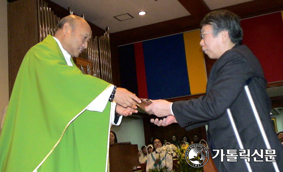 나자렛선교회 정진명 회장, 중국서 감사패 받아