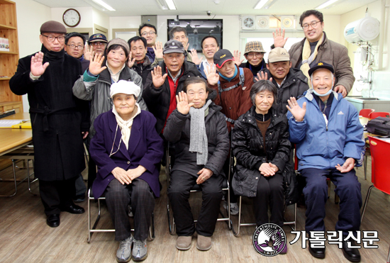 [대림 기획] 촛불 켜는 사람들 (2) 같은 처지 노숙인들에게 희망을 전하는 노숙인 합창단 ‘꽃동네 채움 합창단’