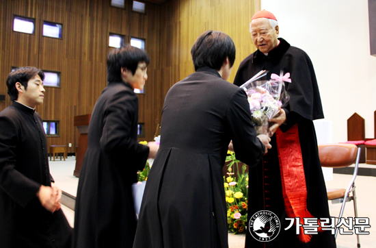 정진석 추기경 영명축일 맞아 서울 신학생들 축하자리 마련