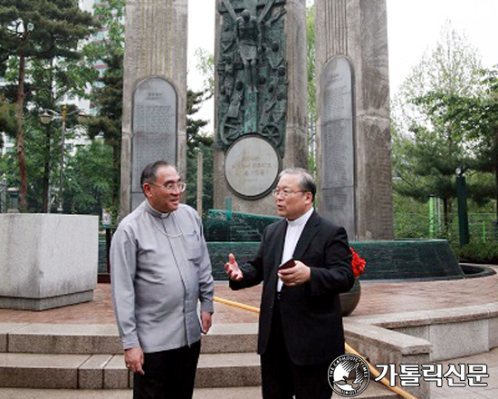 서울대교구장 염수정 대주교, 포콜라레운동 친구 주교 모임과 환담