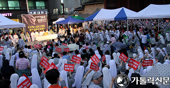 [커버스토리] 프란치스코 효과, 한국교회는… - 한국교회 사회 반응