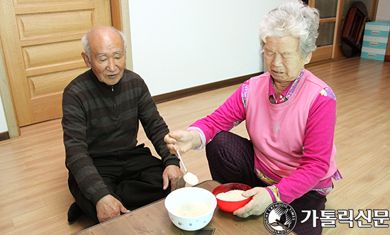 [온고지사순] 갈곡리공소 회장 조병현 씨 부부