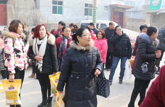 [신더셔가 전하는 중국교회 소식] 산둥성 지난교구 롱완본당, 설 앞두고 빈곤 가정에 사랑 나눔