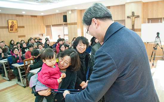 17개월 아기, 전국 성지 111곳 완주