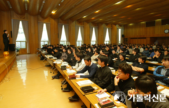 수원교구 추계 사제연수… 교구장 이용훈 주교, 청소년 사목 강조