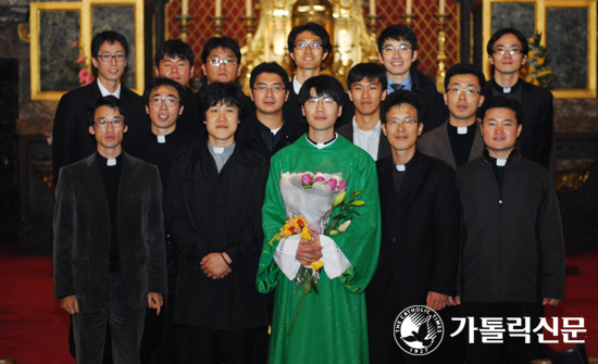 수원교구 전홍 신학생, 프랑스 파리서 부제품