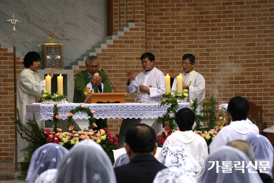 수원교구 갈곶동·능평본당, 설립 10주년 기념미사