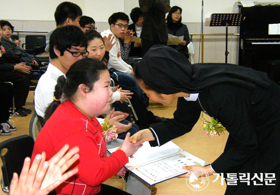  명혜학교, 특별한 졸업식 열리던 날