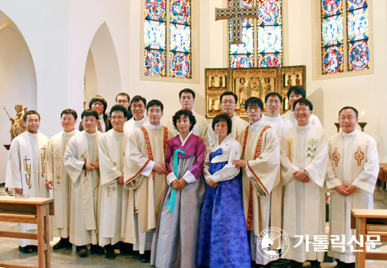 수원교구 신학생 2명 독일서 부제품