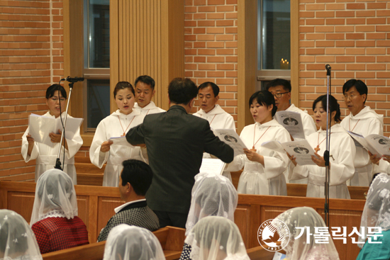 수원교구 안산성마르코본당, ‘보니중창단’과 새성전 입당 축하미사 봉헌