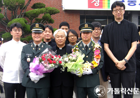 수원교구 이정재·강은식 신부, 군종장교 임관