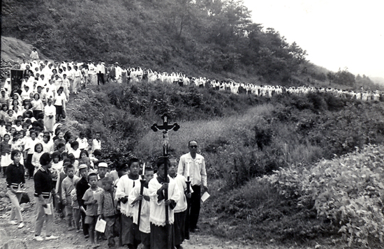 [2013년 수원교구 설정 50주년 특집] 초대교구장 윤공희 대주교에게 듣는다 (10) 미리내성지에서 맞은 교구 첫 성탄