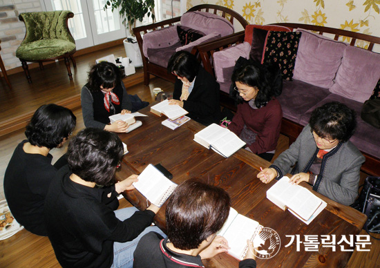 수원교구 안양대리구 범계본당, 사순시기 맞아 전 신자 성경 읽기 전개