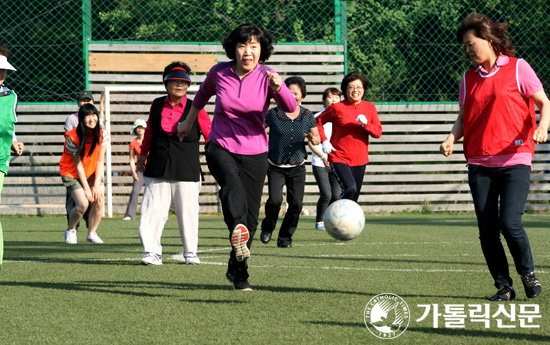 수원교구 안산성마르코본당 ‘형제회 소운동회’