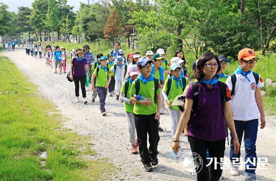 수원교구 평택대리구 오산지구, 초등부 도보성지순례 펼쳐