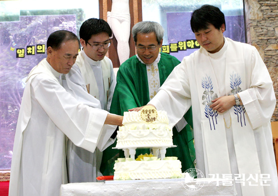 수원교구 와동일치의모후본당 설립 30주년 감사미사