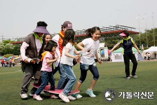 수원교구 안양대리구 과천·별양동본당, 제3회 한마음축제 열어 화합 다져