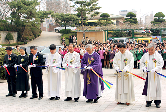 수원교구 평택대리구 서정동본당, 새 성당 입당 미사 봉헌