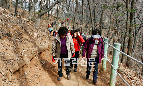 수원교구 광북본당 무지개 산악회, 3월 정기산행 도덕산 등반