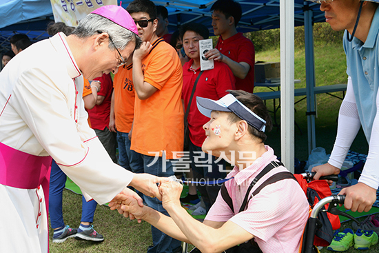 수원교구 사회복지회 제27회 빈자리축제… 장애인·비장애인 어울린 축제 한마당