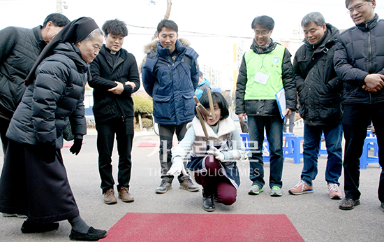 수원교구 감골·하안본당, 정월대보름 ‘윷놀이 한마당’