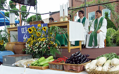 수원 우리농촌살리기운동본부·가톨릭농민회 주최 ‘제14회 농민주일 기념 미사·도농 나눔 잔치’