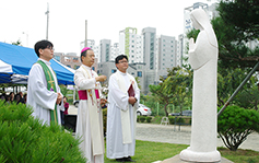 수원교구 죽백동본당, 부임 2개월 만에 세상 떠난 사제 기리며 성모상 봉헌 