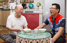 통영시종합사회복지관 ‘아침을 여는 사람들’ 진행