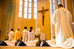 [포토에세이] 낮은 자 되게 하소서