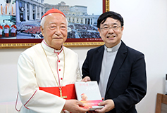 서울대교구 홍보국장 허영엽 신부, 「추기경 정진석」 발간