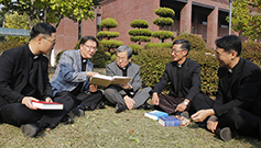 [제22회 한국가톨릭학술상] 본상 - 하인리히 덴칭거의 「신경, 신앙과 도덕에     관한 규정·선언 편람」 한국어판 펴낸 ‘덴    칭거 책임번역위원회’